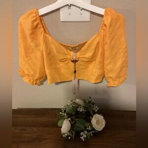 💕💕💕BCBG trendy sexy crop top